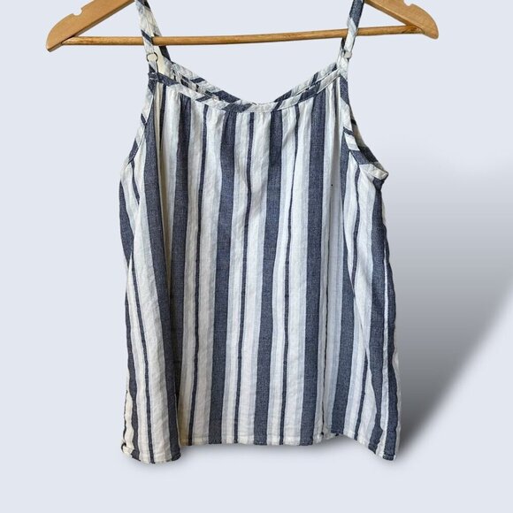 BOGO SALE! ๐๐ฅณ Two Blue Stripe Linen Tops Treasure Bond/Universal Thread S/XS - Picture 4 of 16